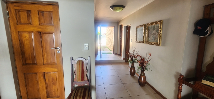 6 Bedroom Property for Sale in Da Nova Western Cape